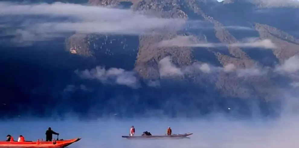 Alpine_Lake_Boating
