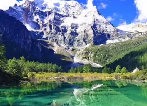 Guardians of Tradition: 8-Day Yunnan,Tibet’s Cultural Legacy Expedition