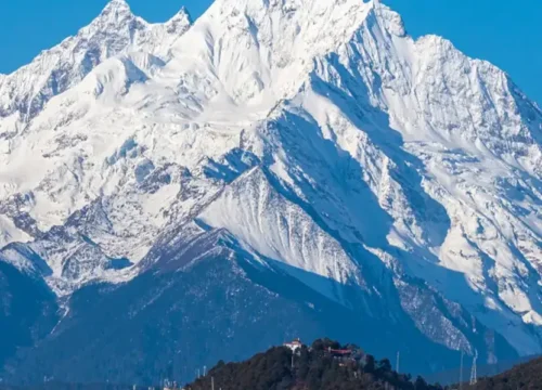 Yunnan’s Soulful Expedition: 8-Day Ancient Cities & Majestic Peaks Journey