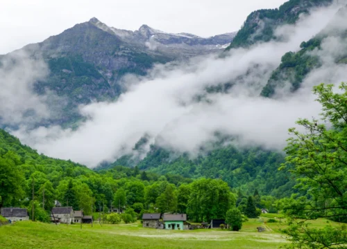 Adventure Meets Mindful Travel Exploring Yunnan’s Natural Wonders 10 Adventure Meets Mindful Travel Exploring Yunnan’s Natural Wonders