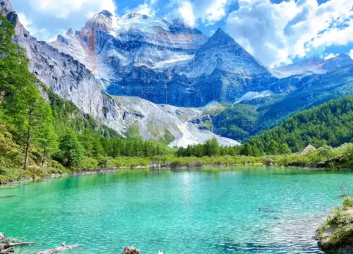 Guardians of Tradition: 10-Day Yunnan, Tibet’s Cultural Legacy Expedition