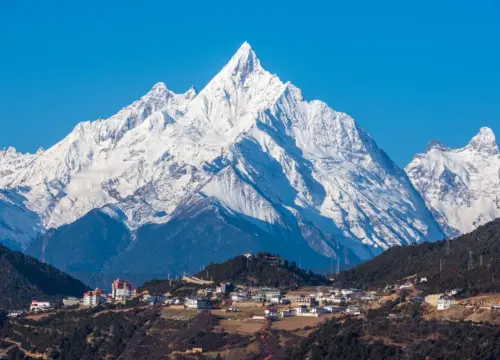 Yunnan’s Soulful Expedition: 8-Day Ancient Cities & Majestic Peaks Journey