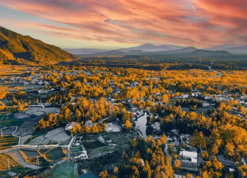 Yunnan’s Fiery Heart: 5-Day Tengchong Volcanoes, Hot Springs & Ancient Trails Discovery